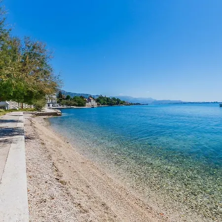 Jurasin * Kaštela